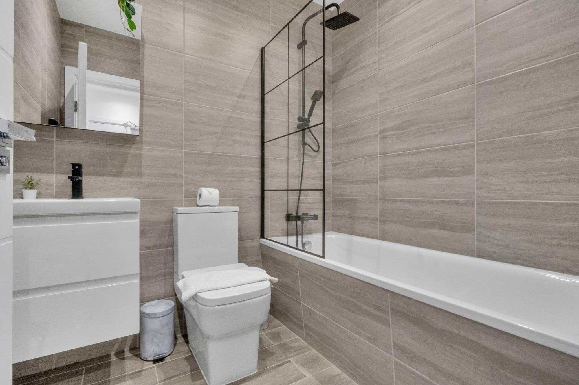 Homely North London Apartments Hendon The Hyde Buitenkant foto